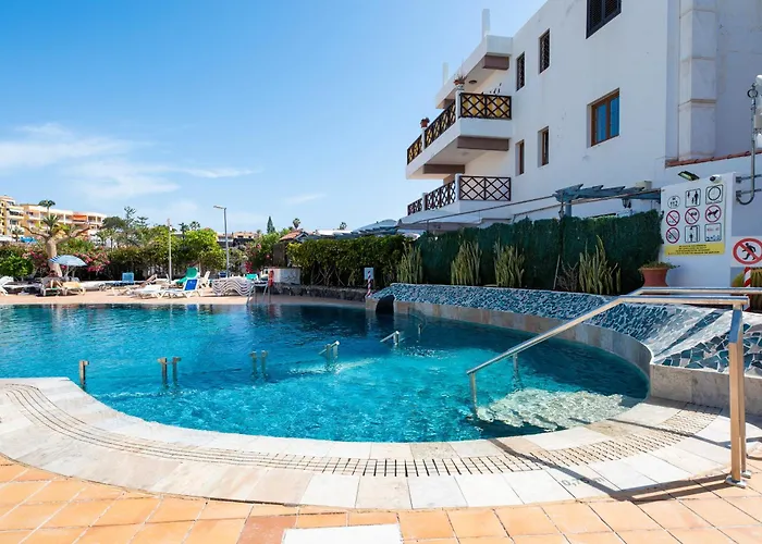 Neptuno Ocean View, Beach Line With Pool